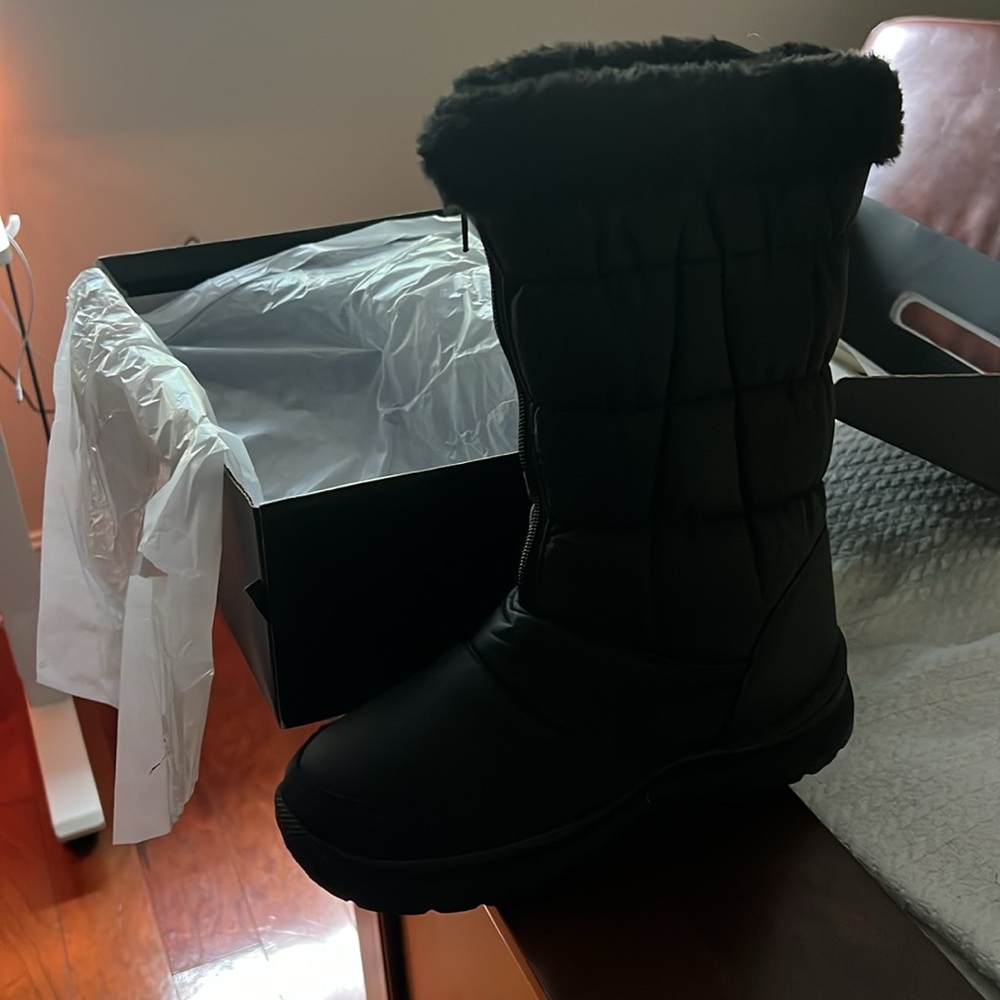 Fashion Nova Snow boots